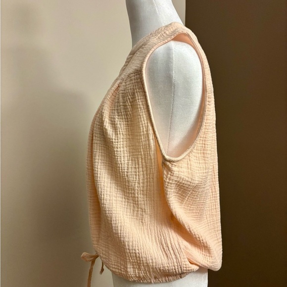 Young, Fabulous & Broke Textured Gauze Tie-Hem Top - Picture 9 of 10